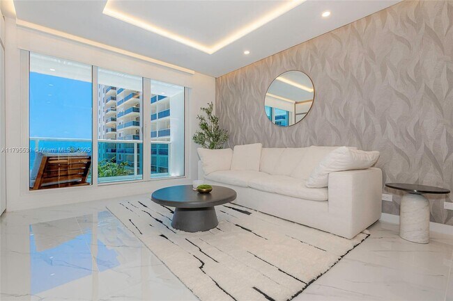 Building Photo - 2301 Collins Ave