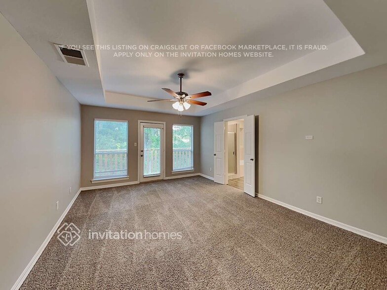 Building Photo - 317 Valiant Dr