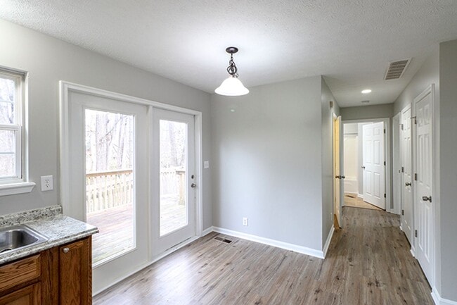 Building Photo - Newly updated 3 bedroom and 2 bath Cape Cod