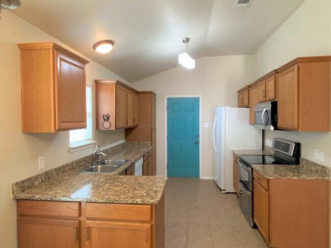 Building Photo - 2011 100th St