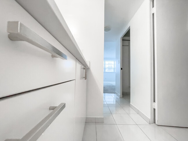 Building Photo - 3430 Galt Ocean Dr