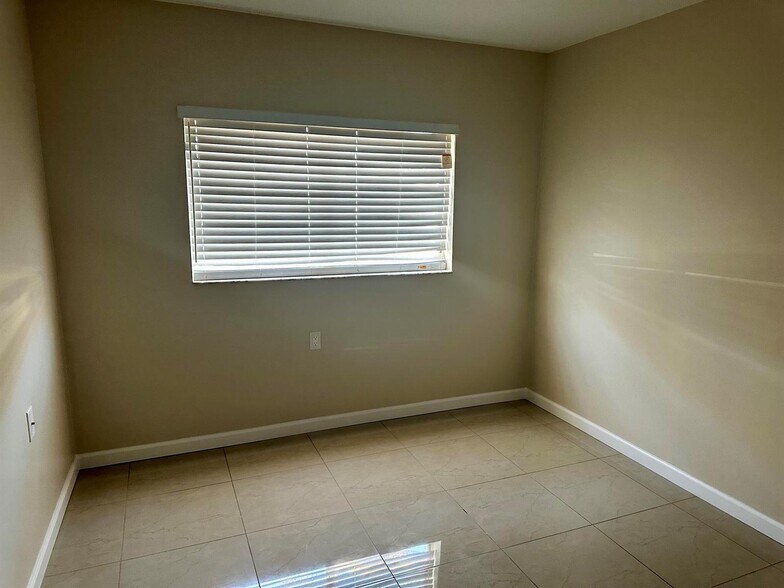 Building Photo - 1162 Lake Terry Dr