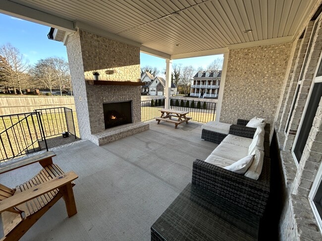 Building Photo - 1000 Alrich Ct