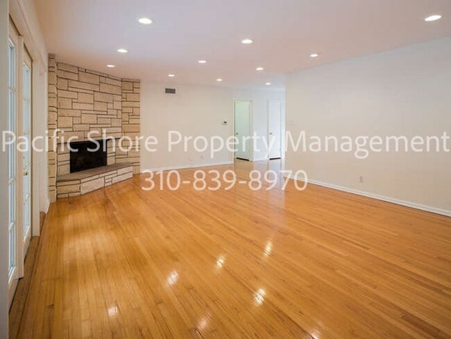 Building Photo - Charming Brentwood Ranch Home with Excepti...