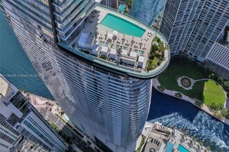 Building Photo - 300 Biscayne Blvd Way