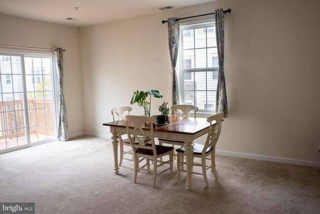 Building Photo - 42294 San Juan Terrace