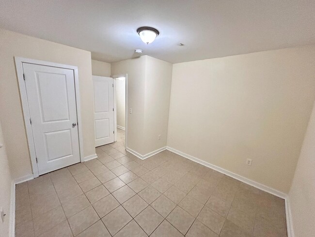 Building Photo - 332 N 41st St