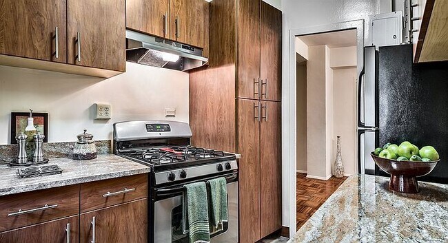 Building Photo - 1514 Metropolitan Ave