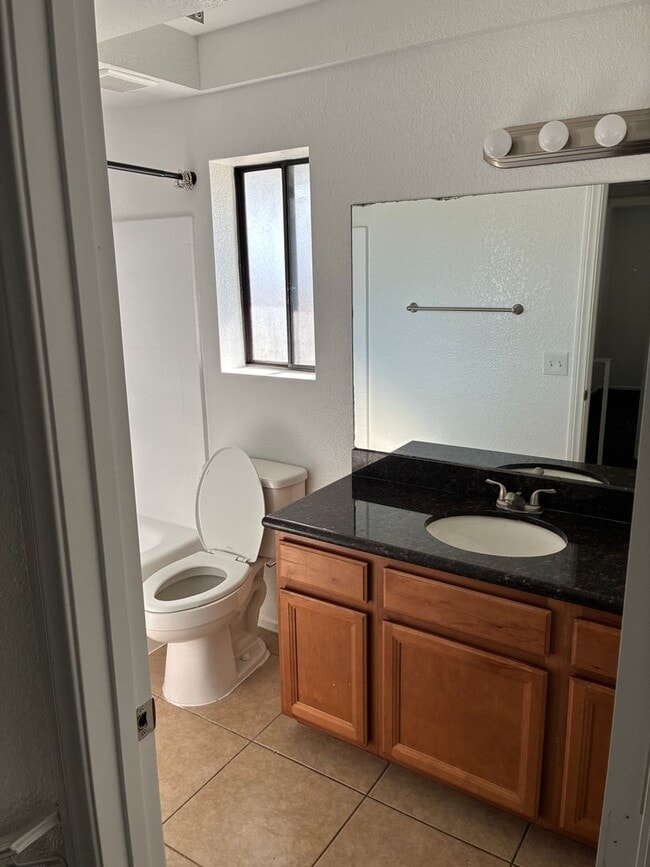 Building Photo - Move-in Ready New Paint & New Carpet 3 bed 2.5 bath La Sierra Home