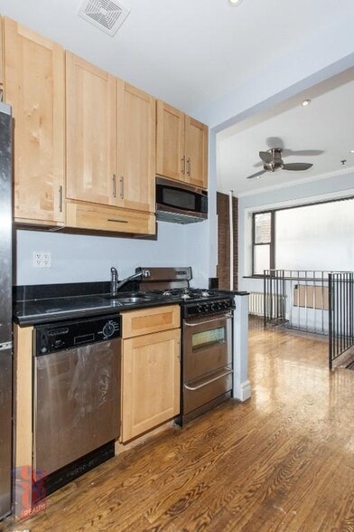 Building Photo - 410 E 3th Street (1st Ave & Ave A), #1B