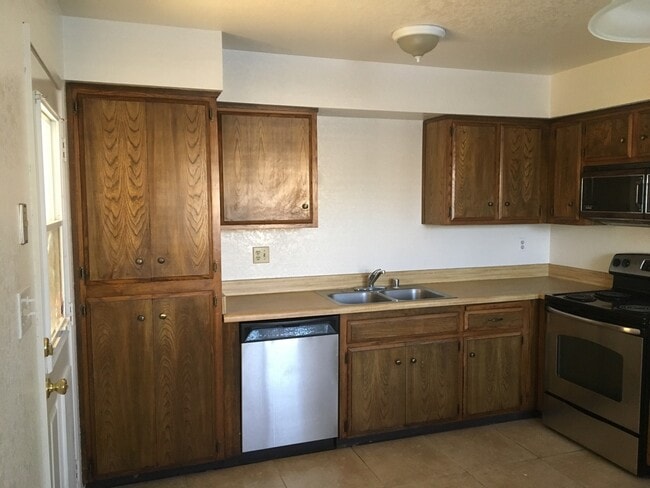 Building Photo - House