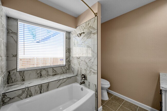 Building Photo - 11923 Silver Canyon Ln