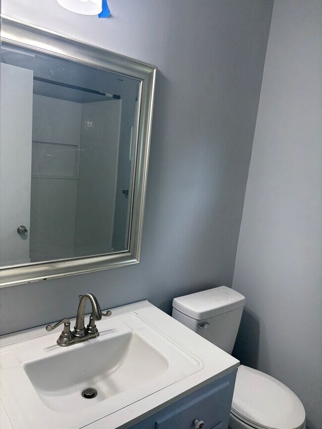 Building Photo - 6225 Branch Hill Cir