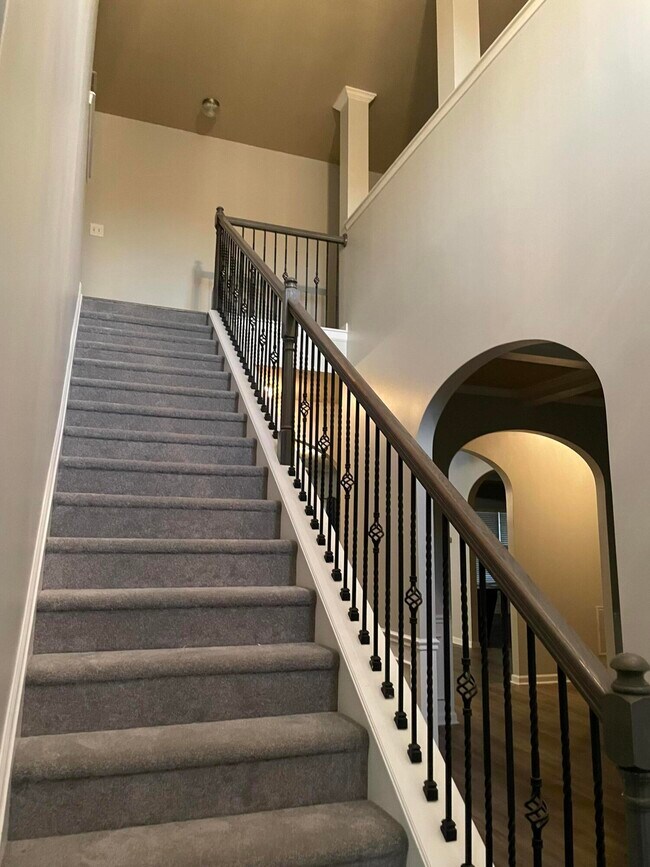 Building Photo - 527 Telegraph Dr