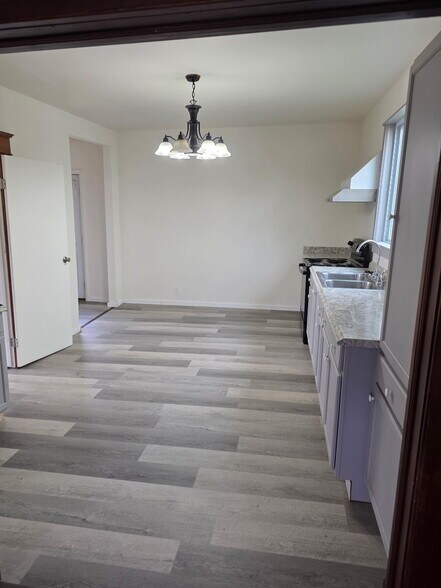 Building Photo - 409 S 3rd St