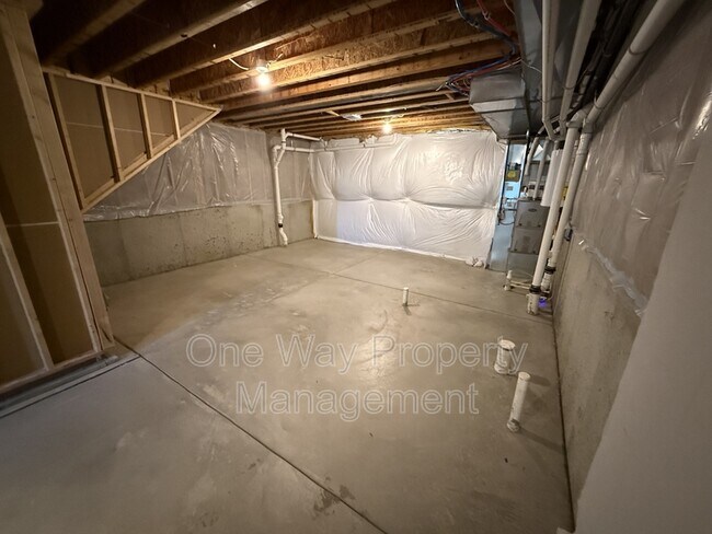 Building Photo - 885 E 98th Ave