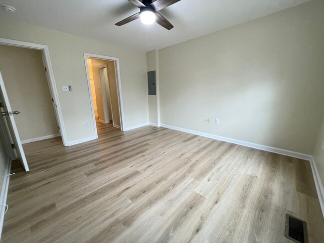 Building Photo - Incredible, newly renovated 3 br 3.5 ba Ca...