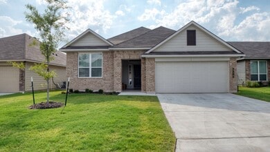 Building Photo - Move-In Ready in West Temple!