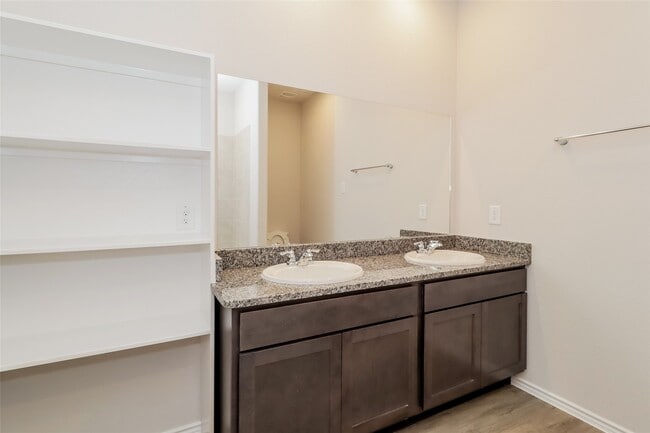 Building Photo - 15252 Estrella Rd E