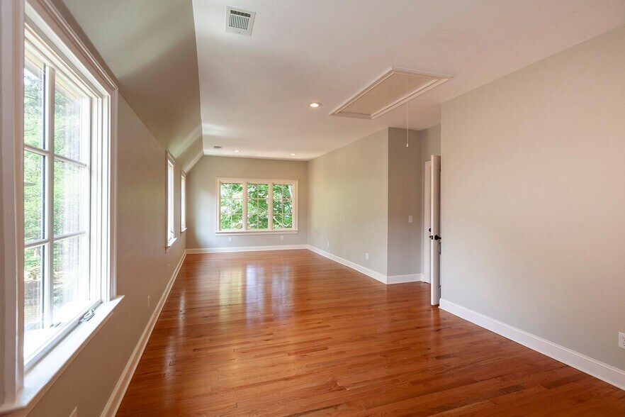 Building Photo - 8819 Provence Village Lane