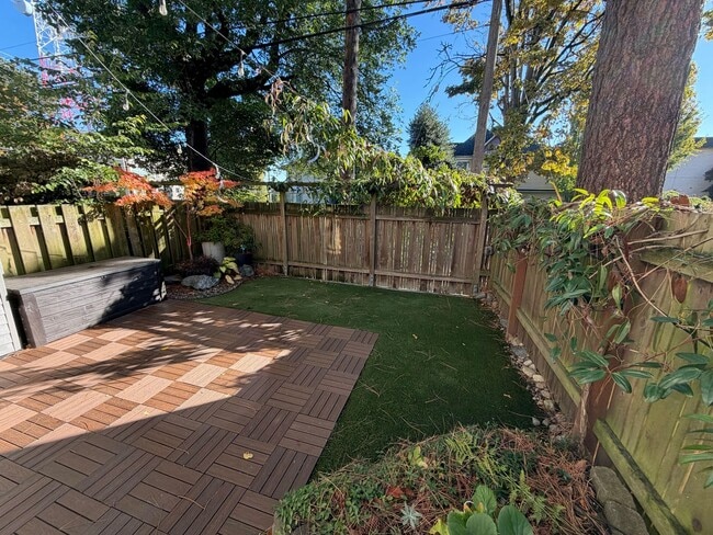 Building Photo - 3bd/3.5ba Townhouse on Capitol Hill