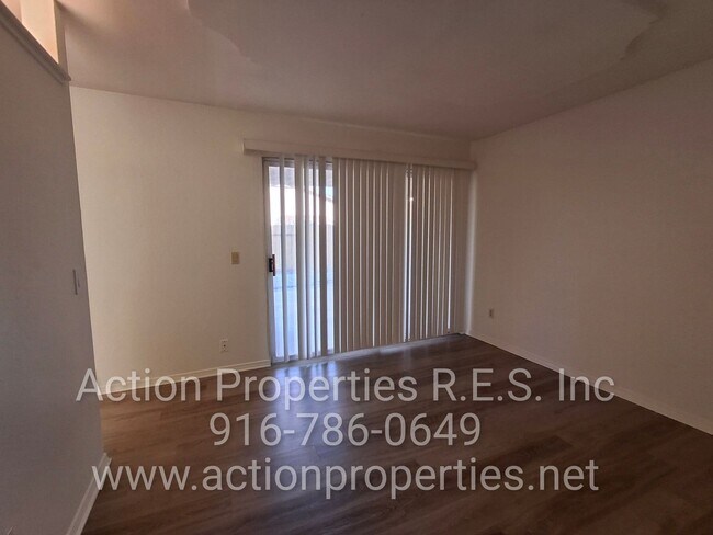 Building Photo - Antelope R.V. Parking, Single Story: Large Yard: RV Parking: 3 Bed, 2 Bath - Foothill Farms/Antelope