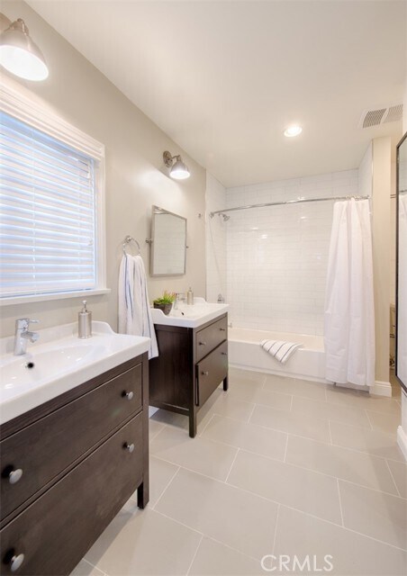 Building Photo - 113 29th St