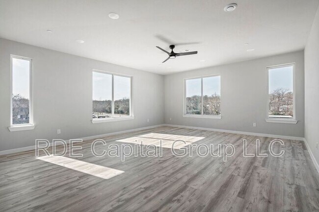 Building Photo - 948 S Corinth St Rd