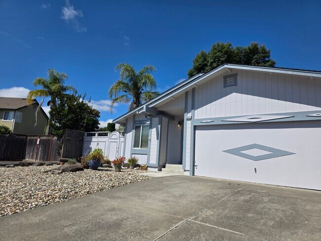 Building Photo - 4611 Harmony Pl