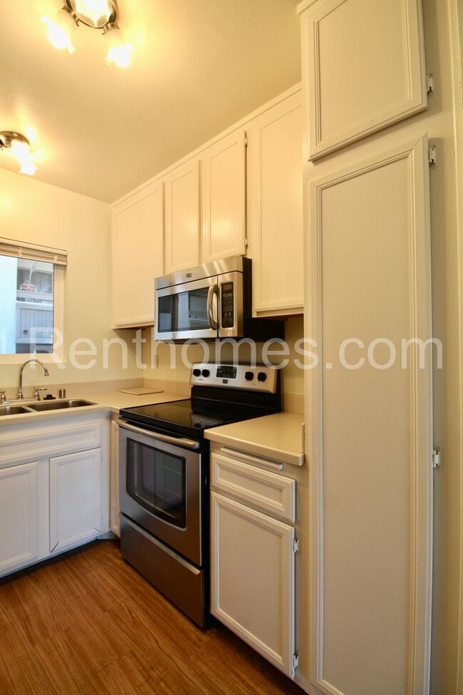 Building Photo - Allied Gardens, 6725 Mission Gorge Road #2...