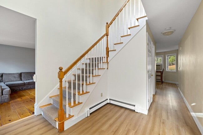 Building Photo - 31 Moulton Ave