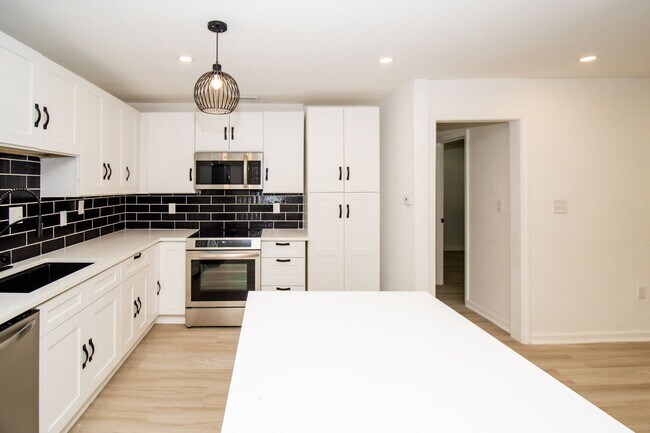 Building Photo - 6491 Clearair Dr