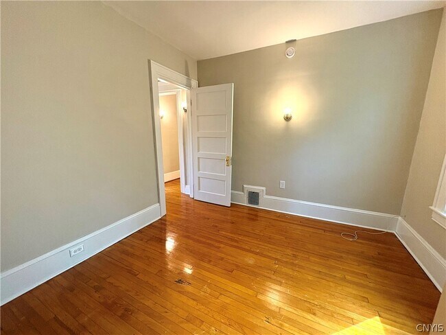 Building Photo - 71 Chedell Pl
