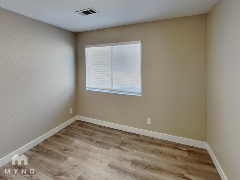 Building Photo - 2704 Exulted Valley Ave