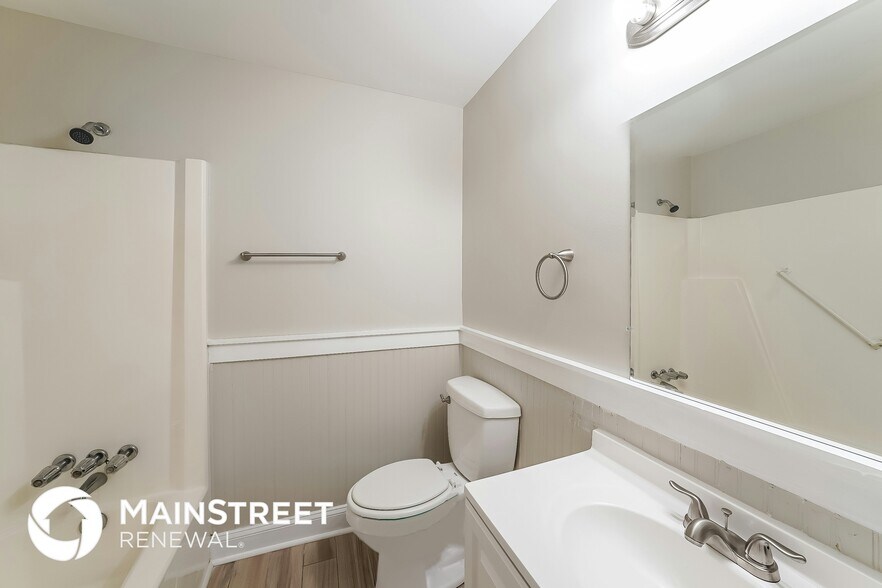 Building Photo - 2064 Edenwood Dr