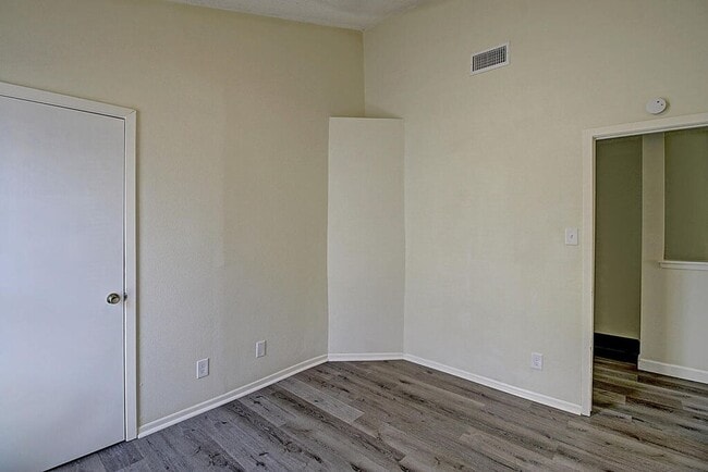 Building Photo - 2314 Capitan Dr