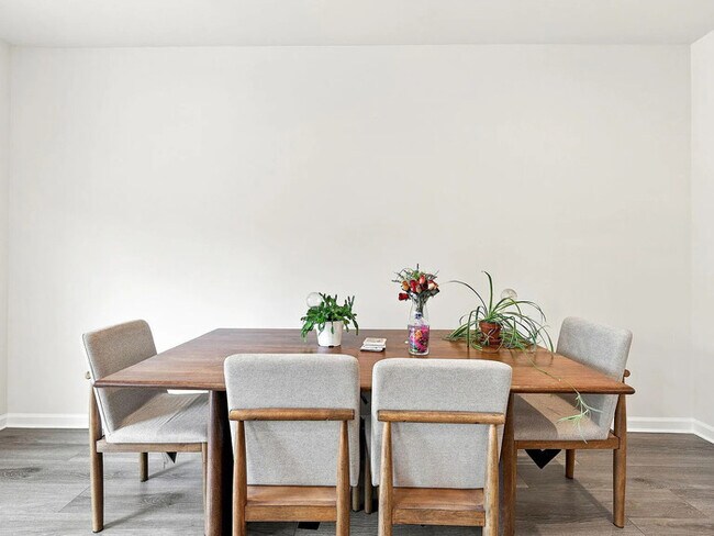 Building Photo - Lease OR Lease to Own