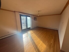 Building Photo - 1030 Bennington St