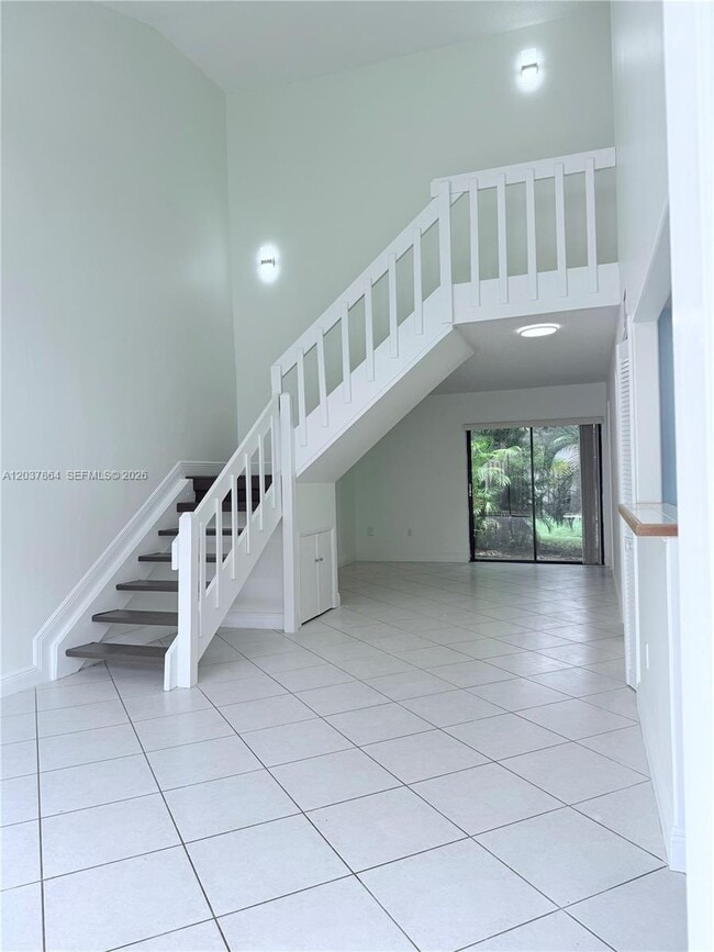 Building Photo - 10532 SW 112th Ave