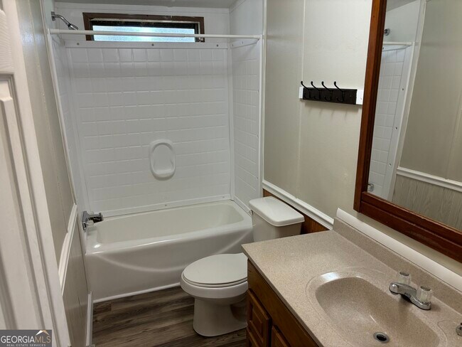 Building Photo - 266 Spring Lake Dr