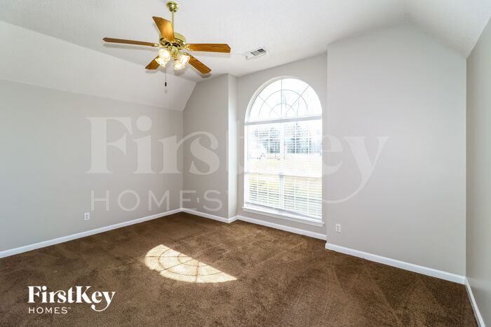 Building Photo - 7740 Shadow Bend Ln