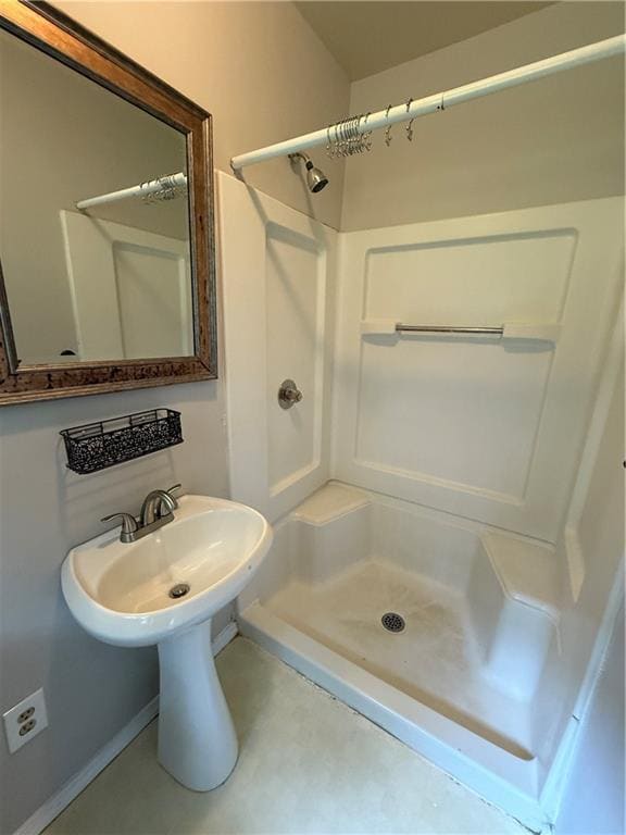 Building Photo - 3155 Oak Dr