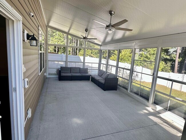 Building Photo - 340 Emery Oak Dr