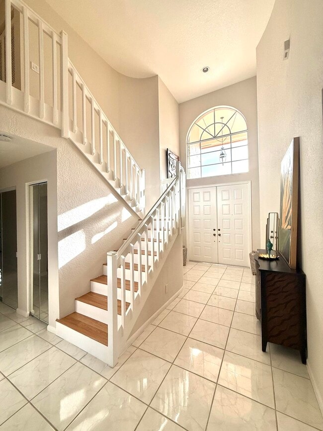 Building Photo - 9392 Cascade Ct