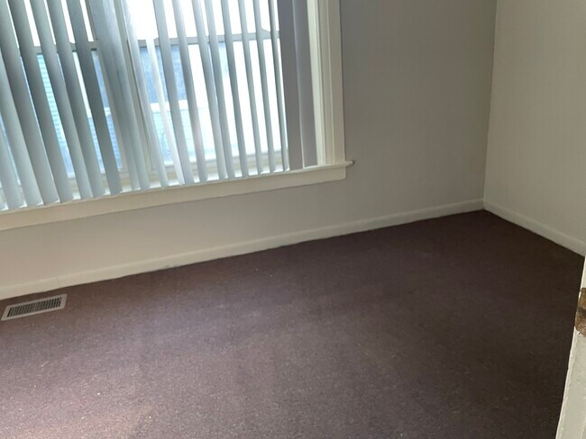 Building Photo - 1319 Jerome St