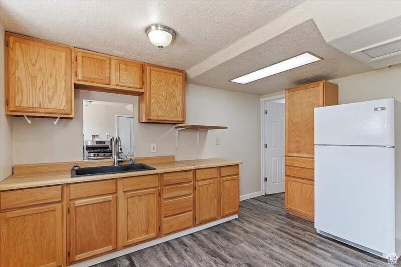 Building Photo - 475 W 2400 S