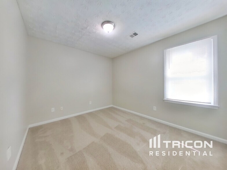 Building Photo - 55 6th Ave