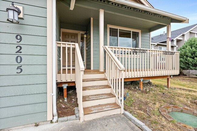 Building Photo - Bright & Spacious 4 Bedroom Home in Yelm f...