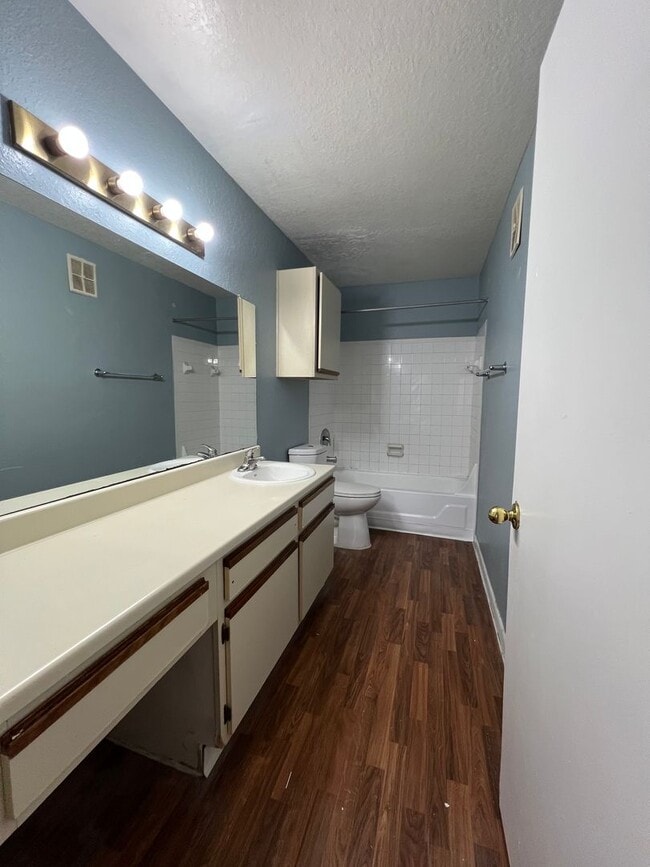 Building Photo - $500 CREDIT 1ST MONTH RENT- BEAUTIFUL COMM...
