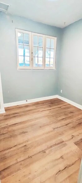 Building Photo - 404 N Ridgewood Ave